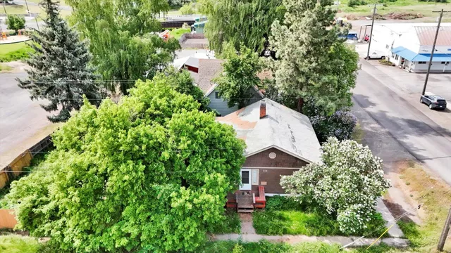 $225,000 | 228 Poplar Street, Tekoa, WA 99033