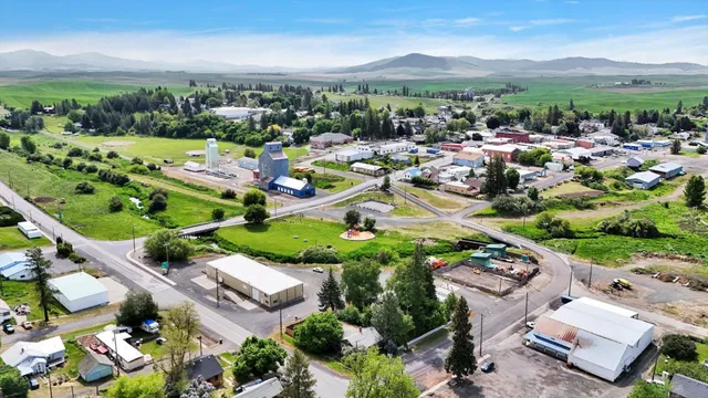 $225,000 | 228 Poplar Street, Tekoa, WA 99033