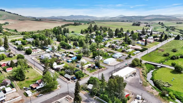 $225,000 | 228 Poplar Street, Tekoa, WA 99033