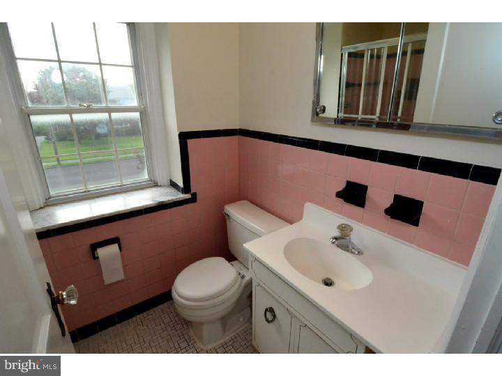 303 Brentwood Road Havertown, PA 19083 - Photo 20 of 24
