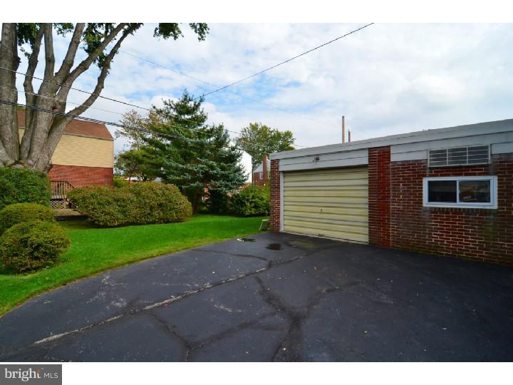 303 Brentwood Road Havertown, PA 19083 - Photo 9 of 24