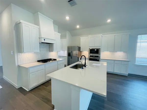 $2,800 | 3309 Woodrose Orchard Drive, Pearland, TX 77581