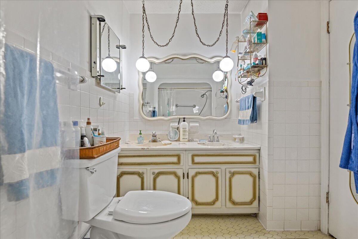 928 Indian Creek Road Corbin, KY 40701 - Photo 21 of 48 28-Bathroom 1