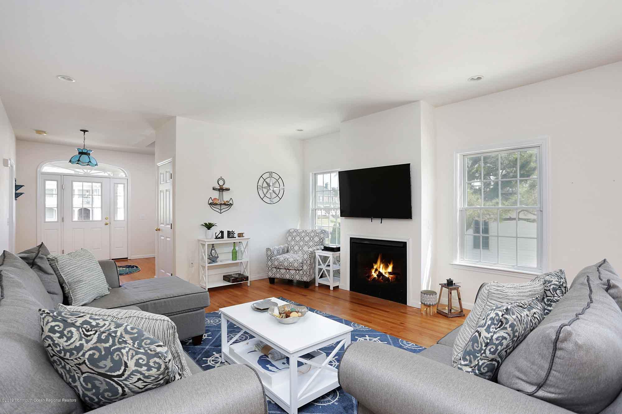 111 York Avenue Spring Lake, NJ 07762 - Photo 9 of 33 IMG_6670