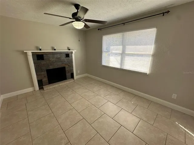 $294,900 | 890 Emerald Drive, Mount Dora, FL 32757