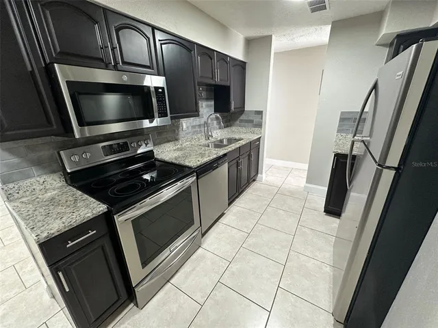 $294,900 | 890 Emerald Drive, Mount Dora, FL 32757