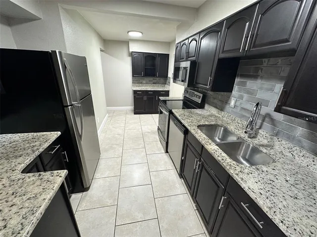 $294,900 | 890 Emerald Drive, Mount Dora, FL 32757