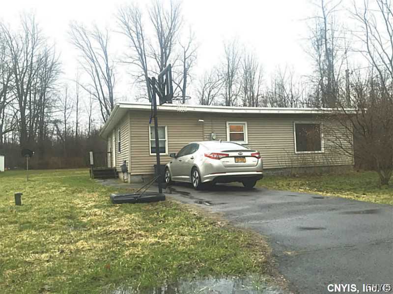 7404 Maplehurst Road Cicero, NY 13039 - Photo 1 of 1 Exterior Front.