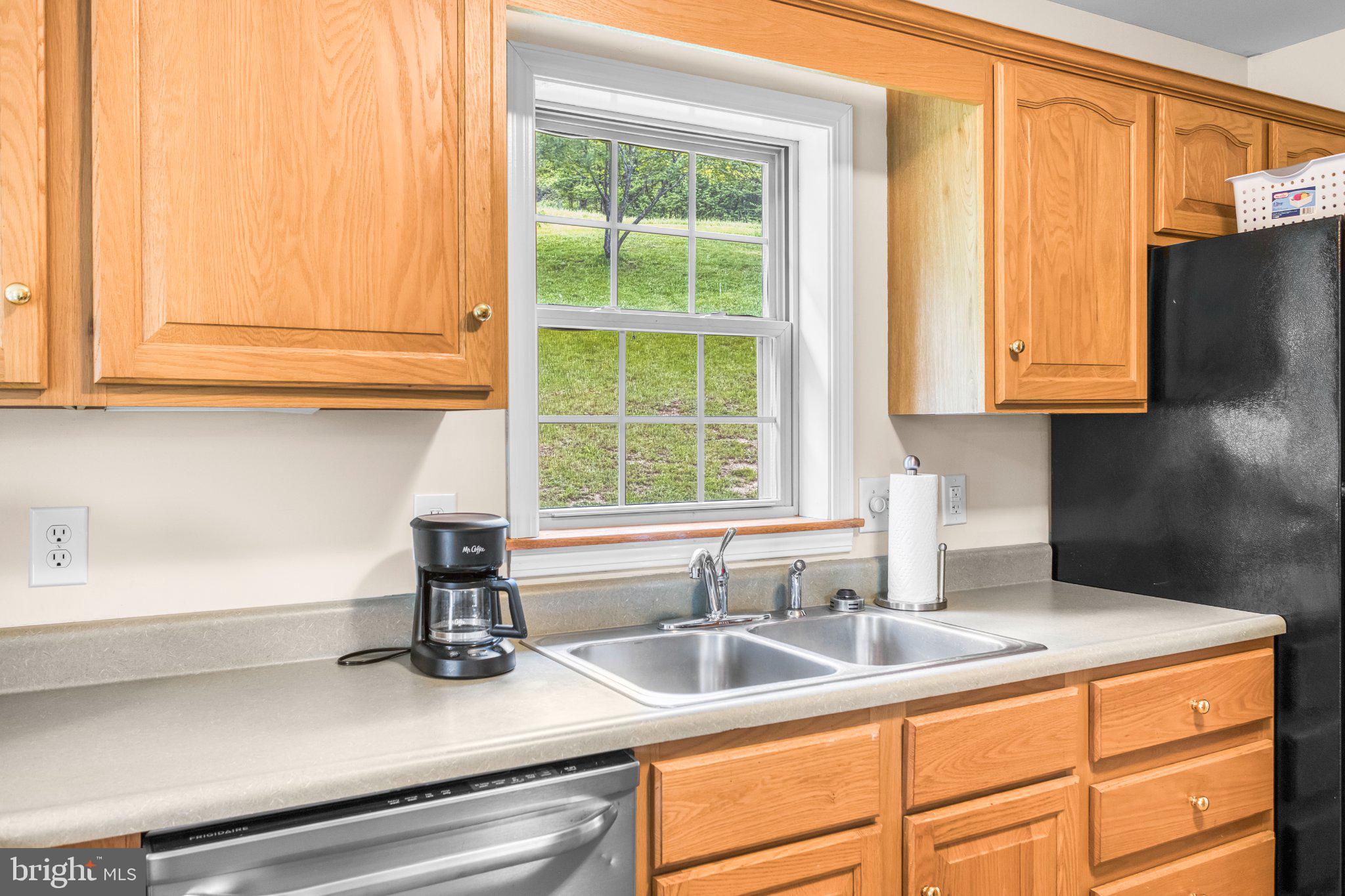 99 Wilt Road Grantsville, MD 21536 - Photo 17 of 56 Bright kitchen with natural light.