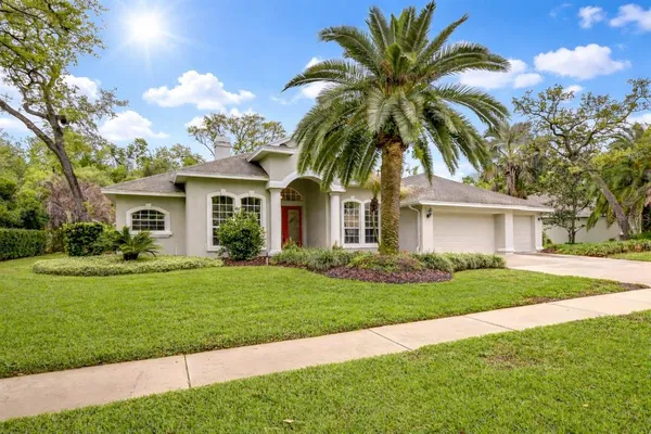 $875,000 | 5612 Eagleglen Place, Lithia, FL 33547