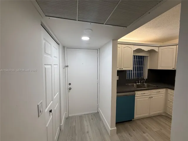 $2,150 | 9470 Live Oak Place, Unit 104, Davie, FL 33324