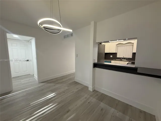 $2,150 | 9470 Live Oak Place, Unit 104, Davie, FL 33324