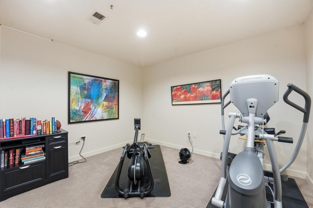 4949 Wornall Road, Unit 109 Kansas City, MO 64112 - Photo 19 of 28