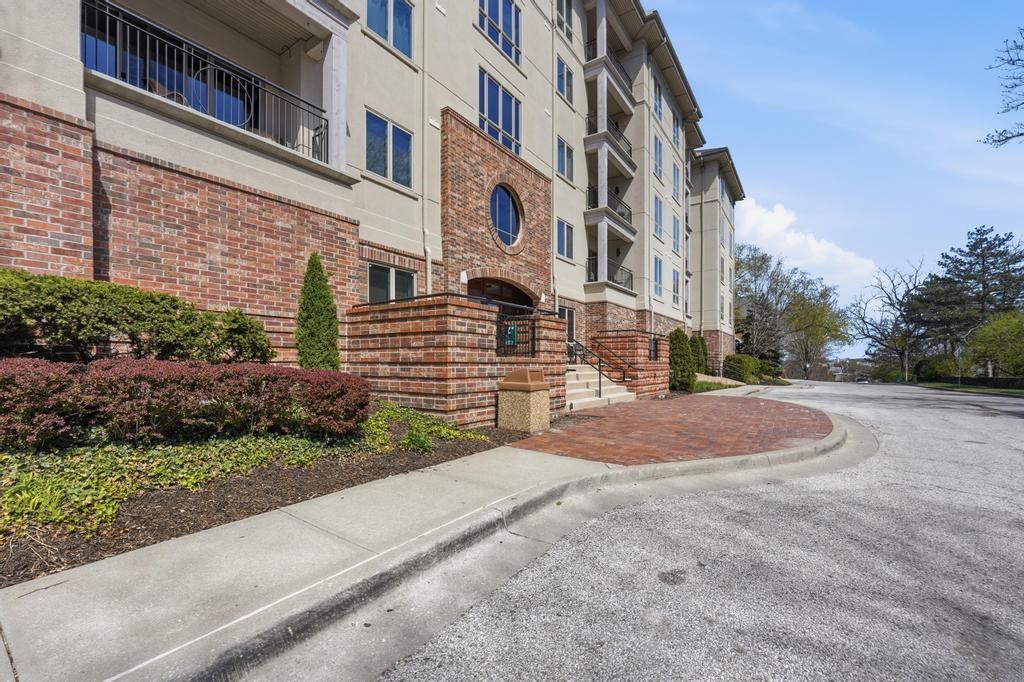 4949 Wornall Road, Unit 109 Kansas City, MO 64112 - Photo 27 of 28