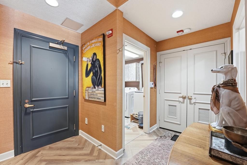 4949 Wornall Road, Unit 109 Kansas City, MO 64112 - Photo 3 of 28