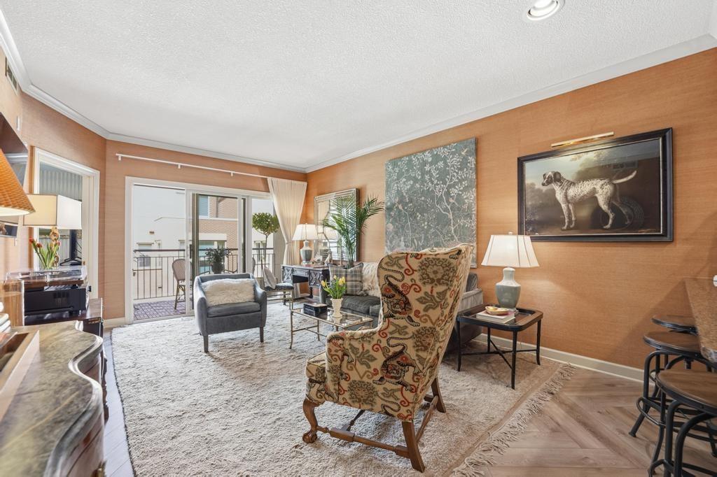 4949 Wornall Road, Unit 109 Kansas City, MO 64112 - Photo 5 of 28