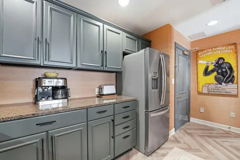 $279,000 | 4949 Wornall Road, Unit 109, Kansas City, MO 64112