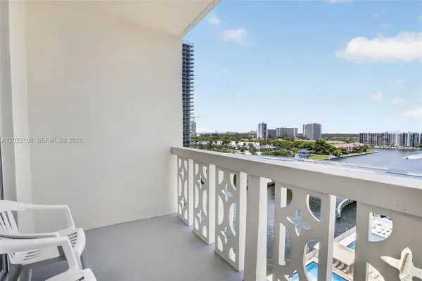 $2,000 | 1817 South Ocean Drive, Unit PH19, Hallandale Beach, FL 33009