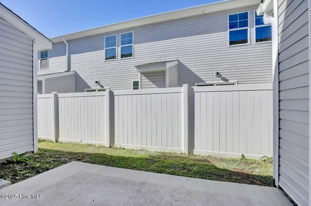 $266,800 | 317 Starfish Lane, Sneads Ferry, NC 28460