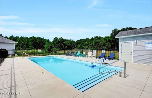 $266,800 | 317 Starfish Lane, Sneads Ferry, NC 28460