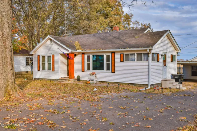 a house view with a outdoor space