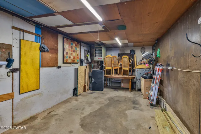 a view of a painting of a wall