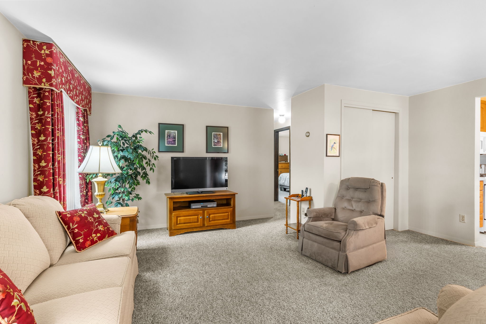 583 Overbrook Road Johnson City, NY 13790 - Photo 7 of 28