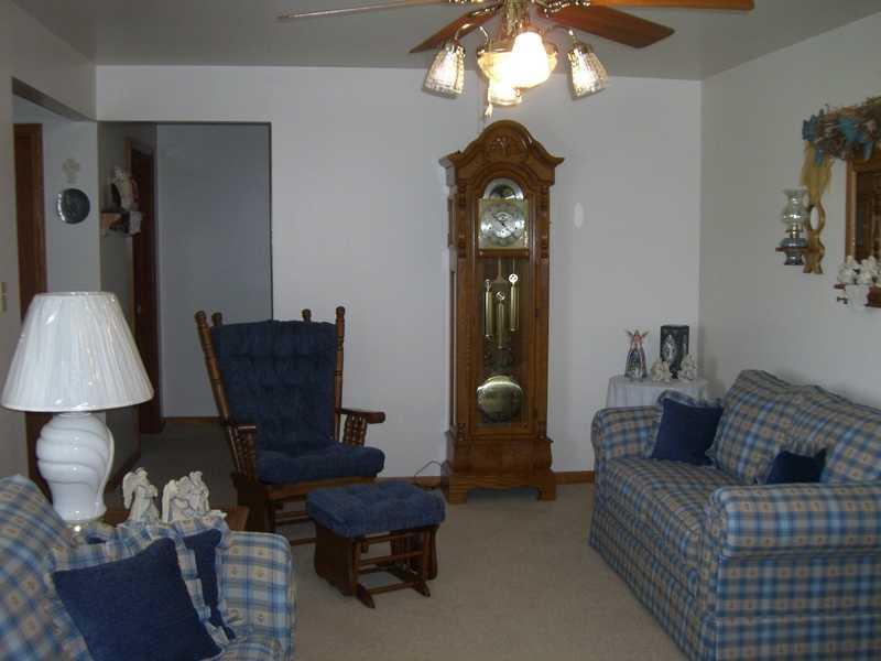 92 South State Line Road Greenville, PA 16125 - Photo 16 of 23 Living Room.