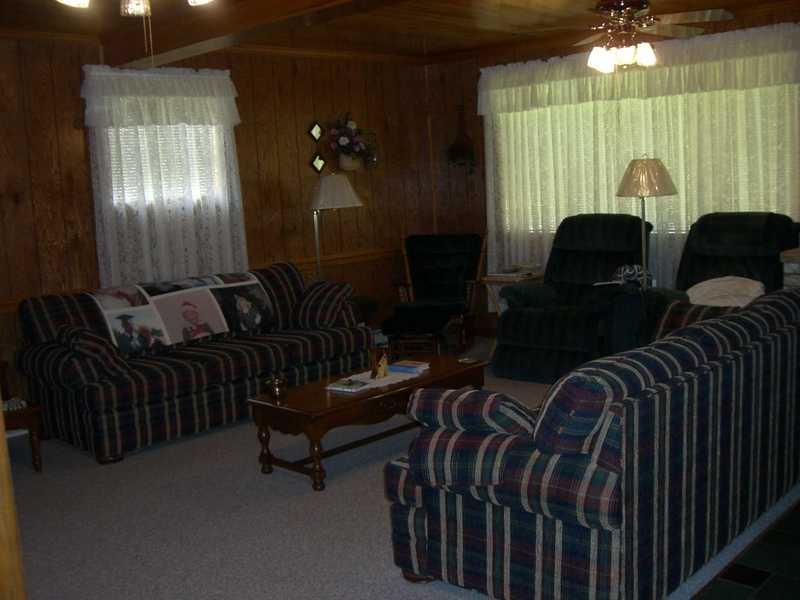 92 South State Line Road Greenville, PA 16125 - Photo 3 of 23 Den/Family/Great Room.