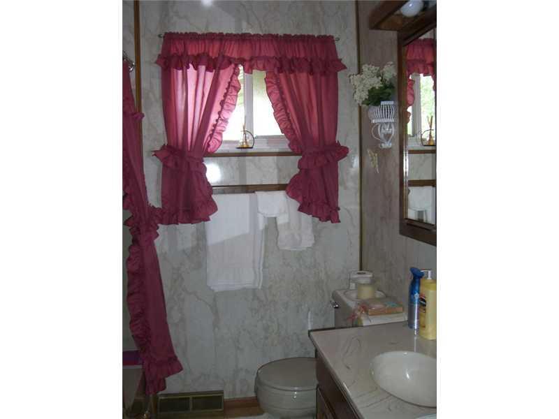 92 South State Line Road Greenville, PA 16125 - Photo 21 of 23 Full Bath.
