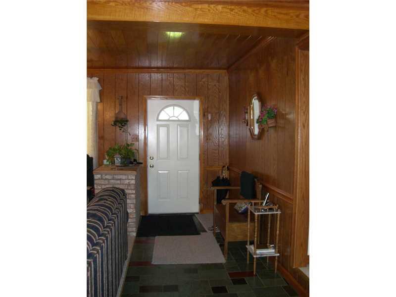 92 South State Line Road Greenville, PA 16125 - Photo 5 of 23 Entry/Foyer.