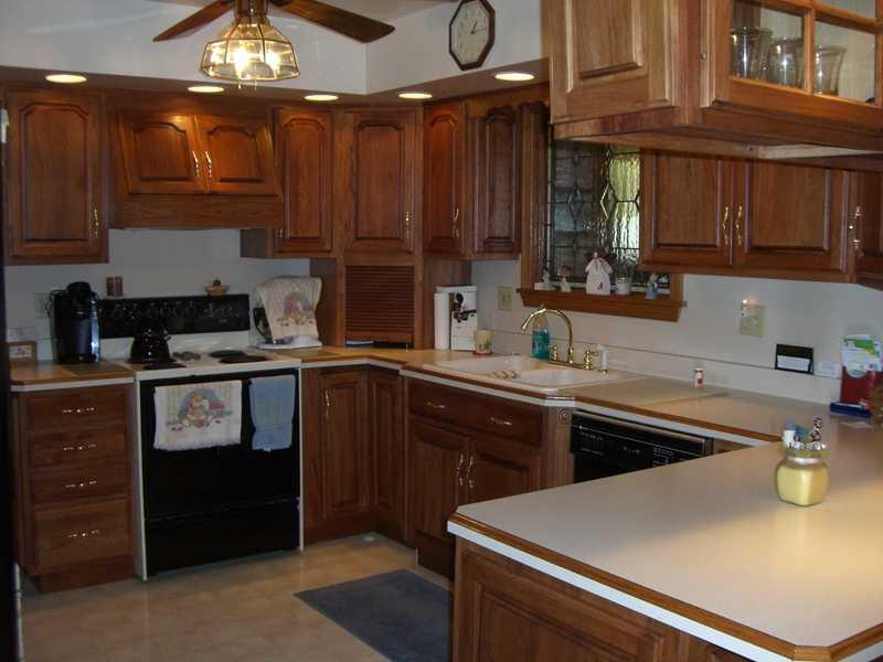 92 South State Line Road Greenville, PA 16125 - Photo 8 of 23 Kitchen.
