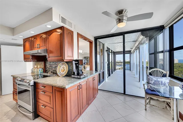 $899,000 | 936 Intracoastal Drive, Unit 21A, Fort Lauderdale, FL 33304
