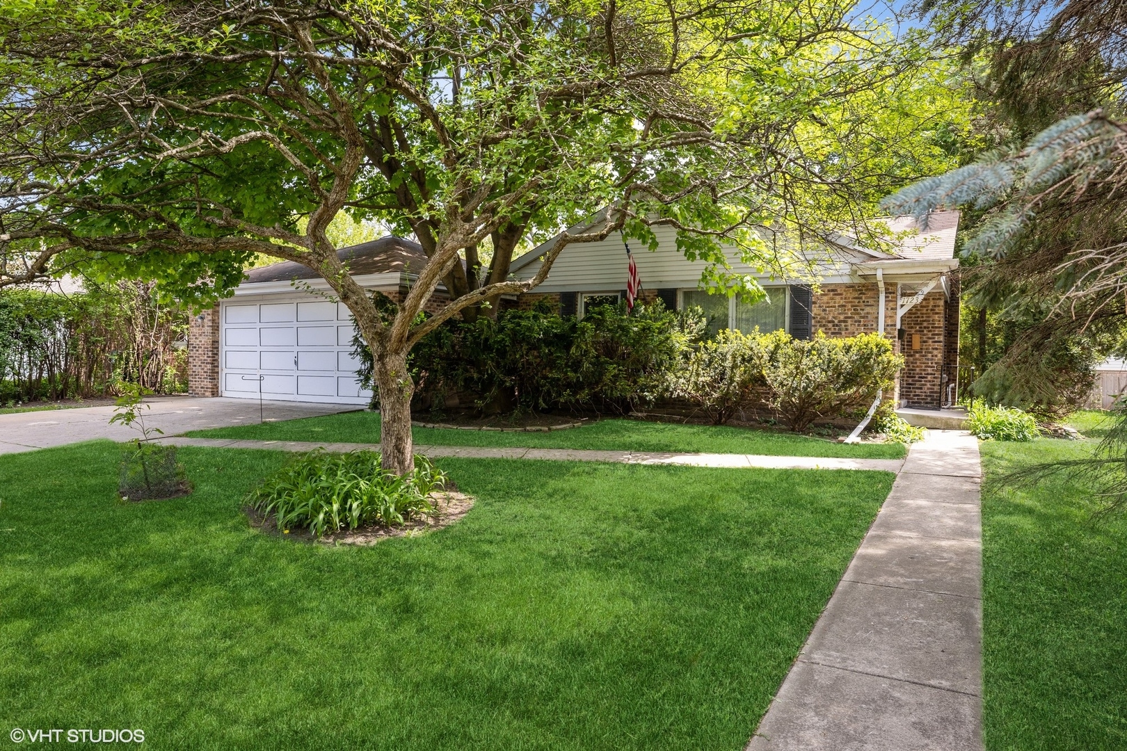 1723 Dundee Road Northbrook, IL 60062 - Photo 1 of 18