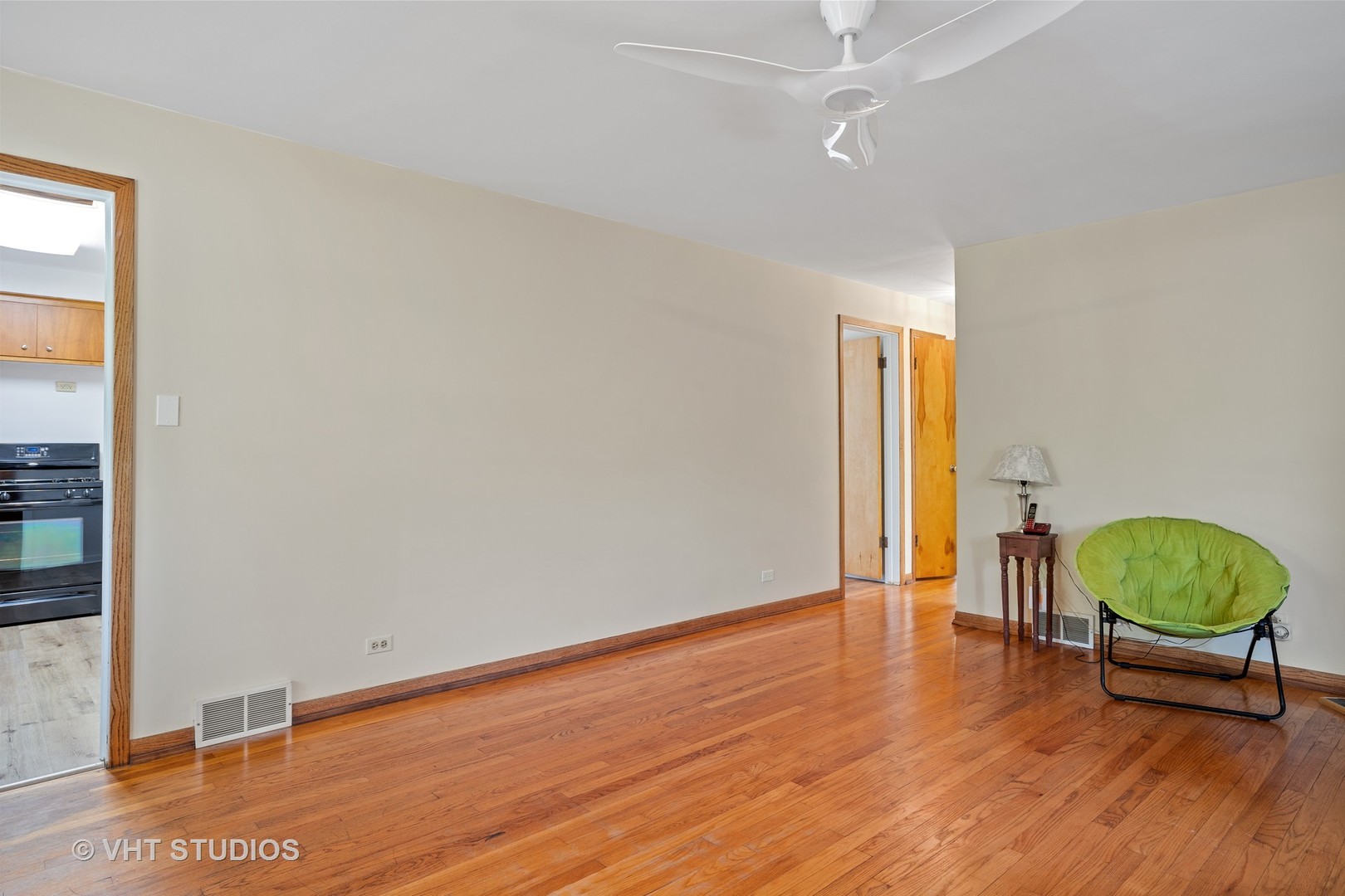 1723 Dundee Road Northbrook, IL 60062 - Photo 2 of 18