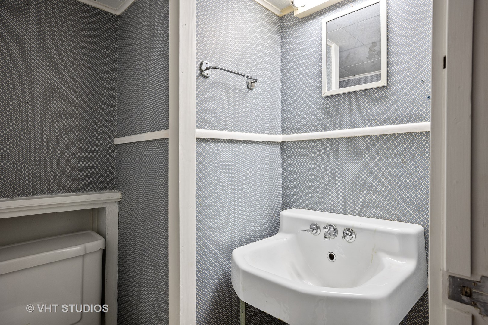 1723 Dundee Road Northbrook, IL 60062 - Photo 13 of 18