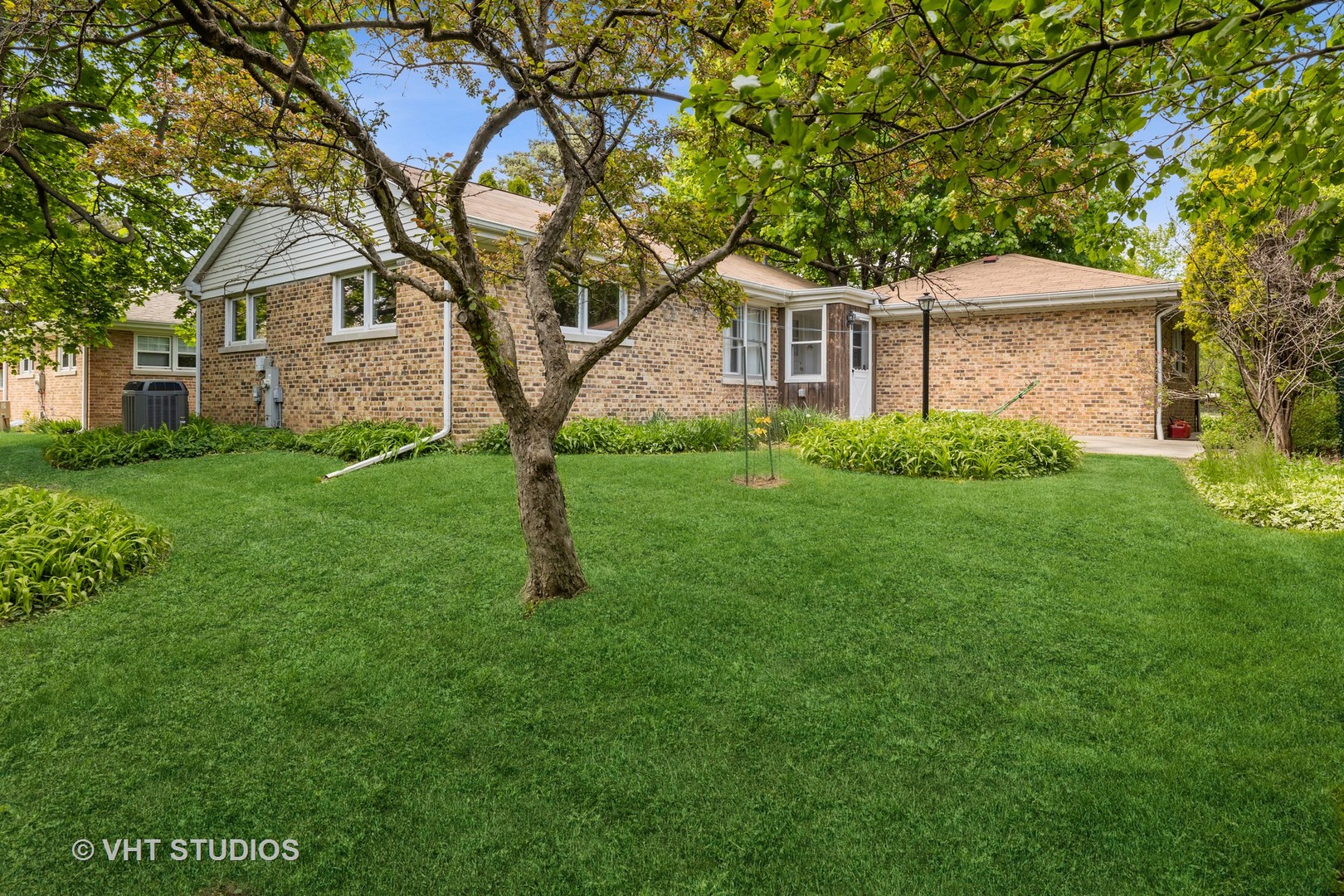 1723 Dundee Road Northbrook, IL 60062 - Photo 15 of 18