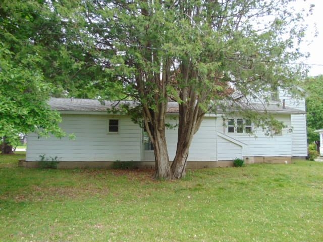 422 Walnut Street Alma, MI 48801 - Photo 4 of 30 1934007-30515e97-7aed-4dfd-a10f-5b46ca624580.JPG