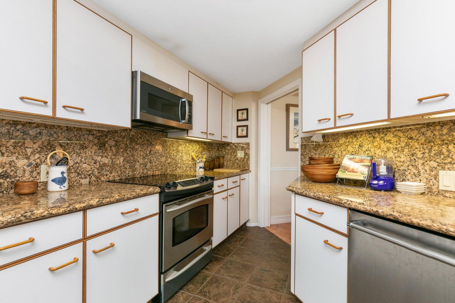 300 Southeast 5th Avenue, Unit 4150 Boca Raton, FL 33432 - Photo 12 of 47 MT 4150 Kitchen 2