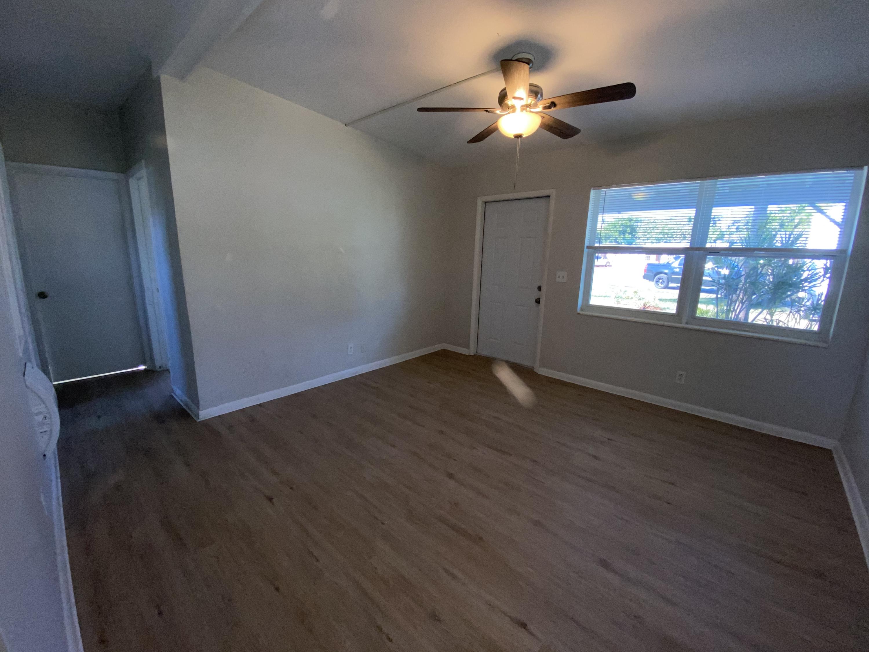 110 Old Spanish Trail Lake Worth, FL 33462 - Photo 4 of 20 Open Living Space