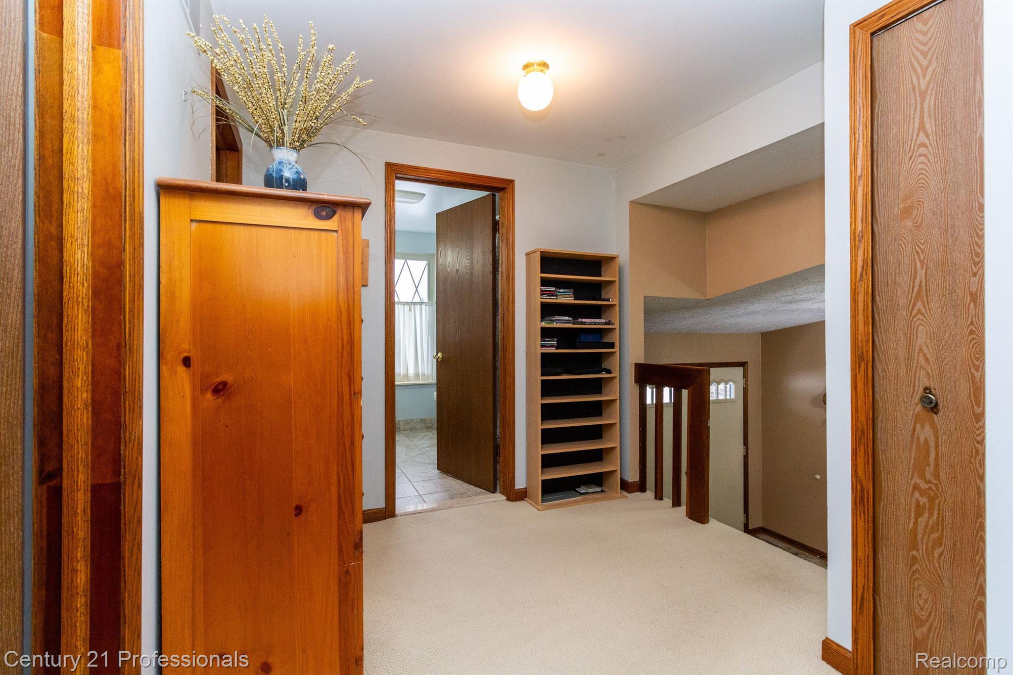 573 Lockmoore Court Rochester, MI 48307 - Photo 29 of 59 Gallery Image 29