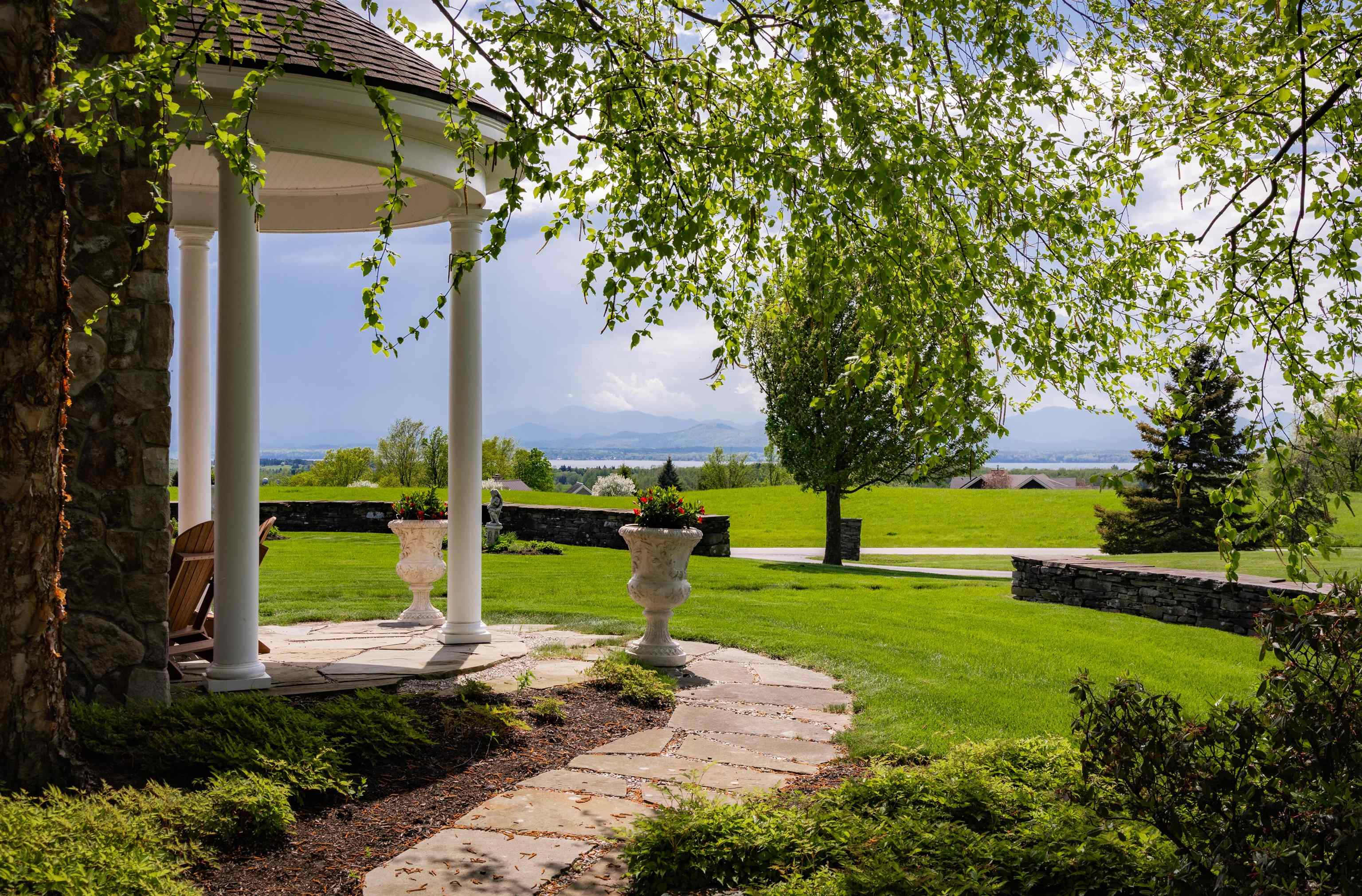 400 Crosswind Road Charlotte, VT 05445 - Photo 4 of 28 Gallery Image 4