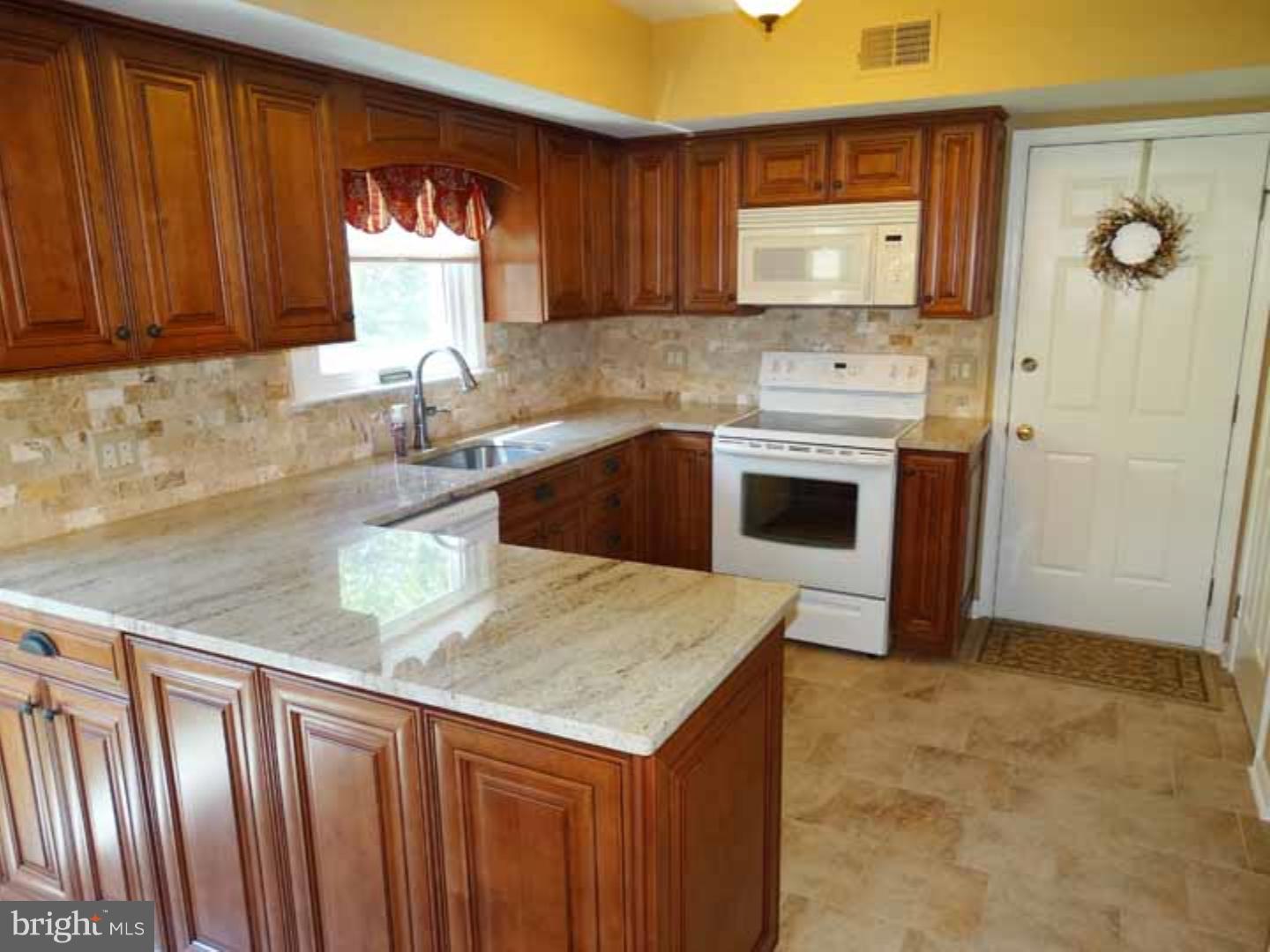14 Heather Valley Road Holland, PA 18966 - Photo 9 of 25 Gallery Image 9