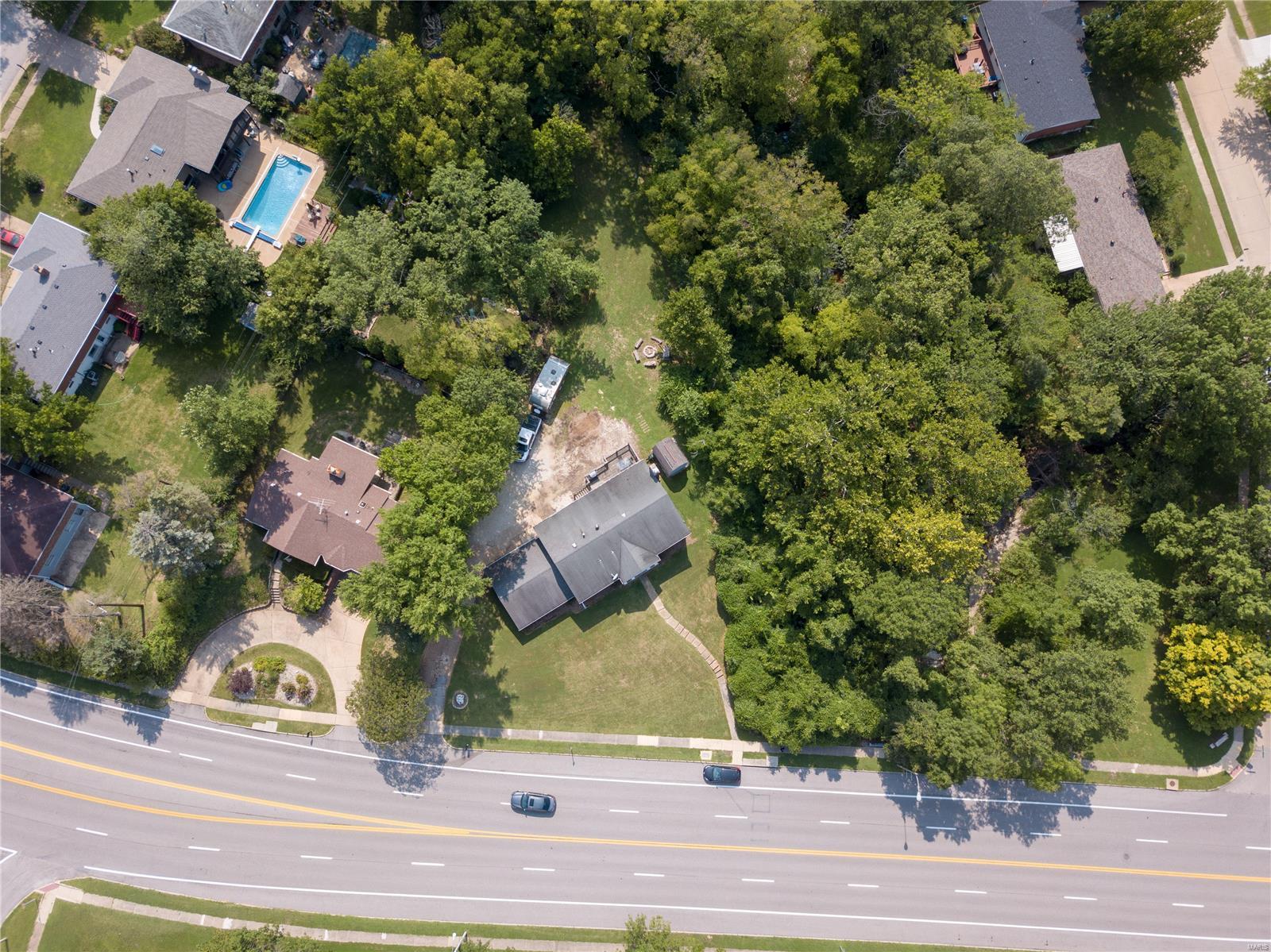8929 Sappington Road St. Louis, MO 63126 - Photo 3 of 37 Gallery Image 3