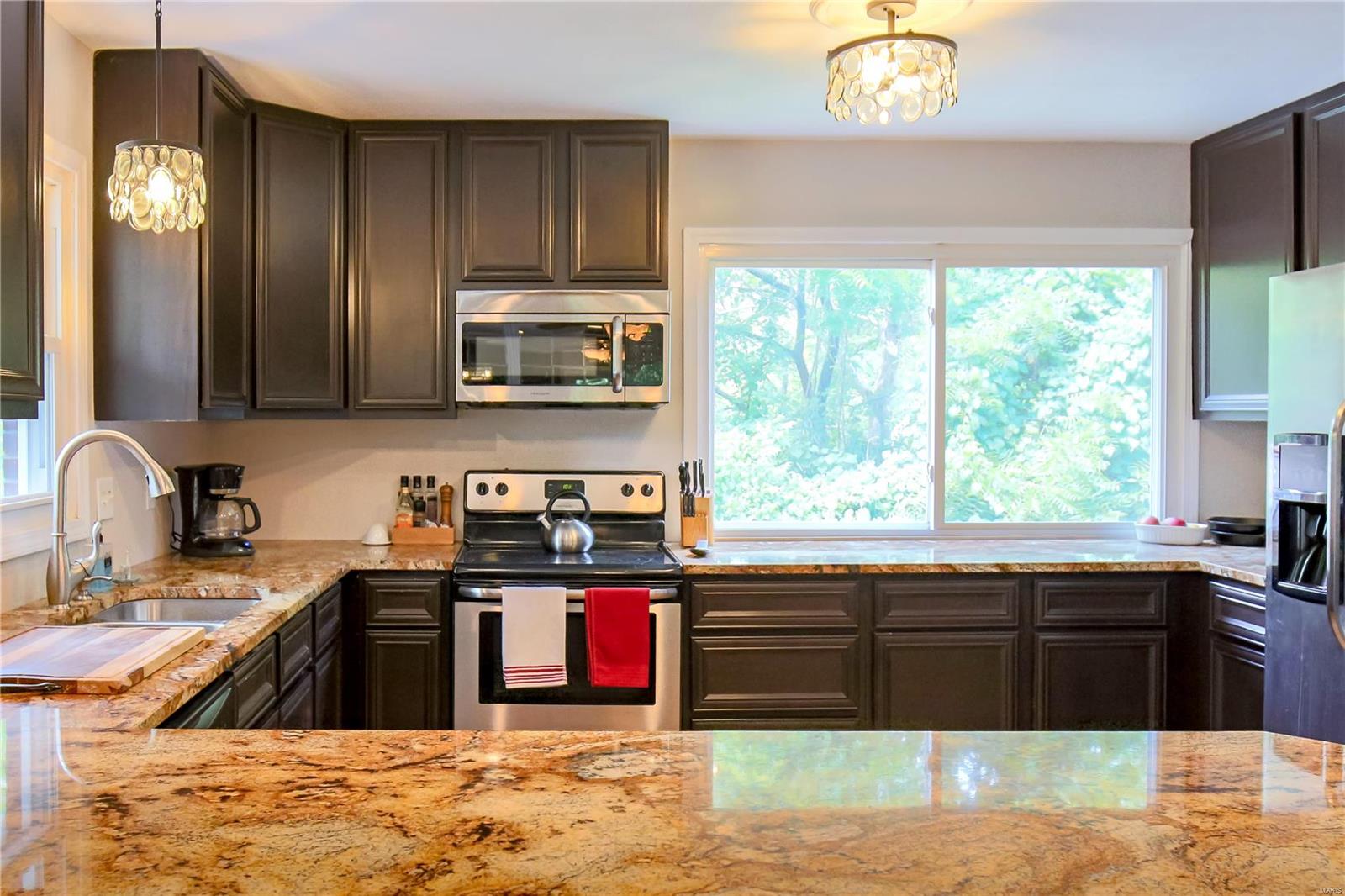 8929 Sappington Road St. Louis, MO 63126 - Photo 4 of 37 Gallery Image 4