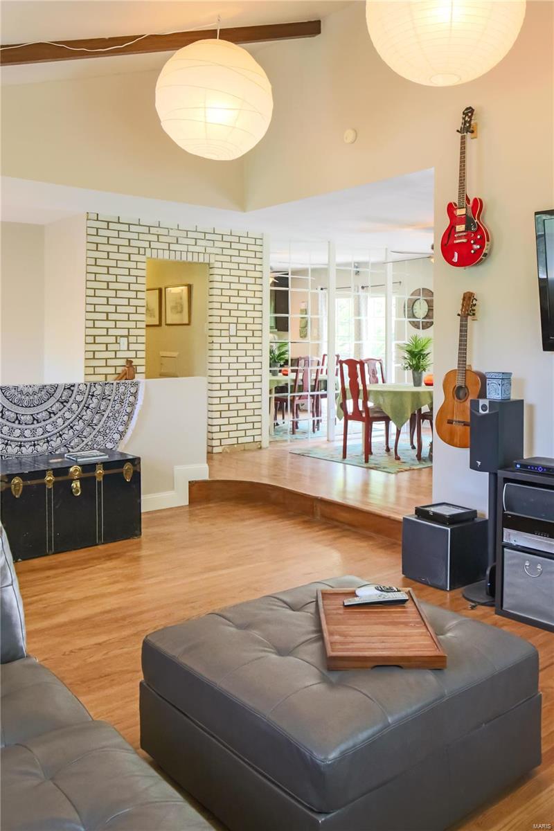 8929 Sappington Road St. Louis, MO 63126 - Photo 10 of 37 Gallery Image 10