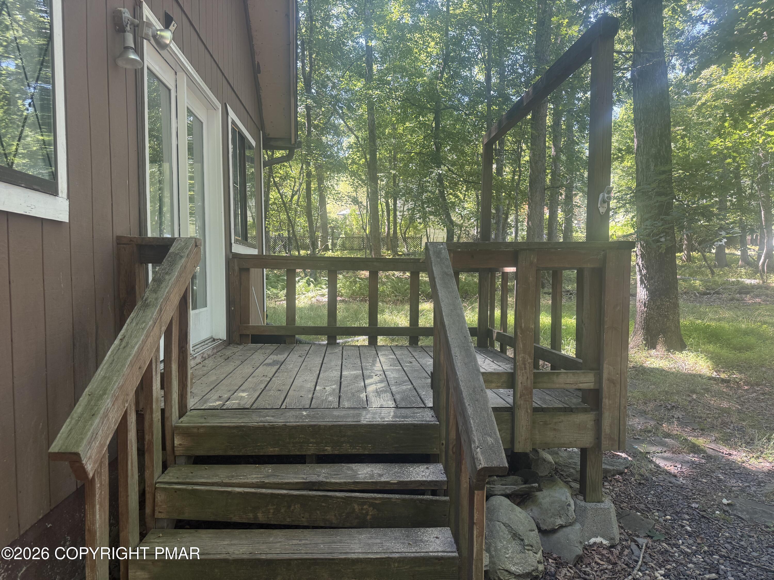 2111 Spring Drive Bushkill, PA 18324 - Photo 6 of 28 IMG_1492