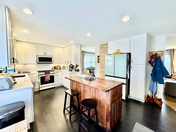 $599,000 | 1380 Glencoe Avenue, Highland Park, IL 60035