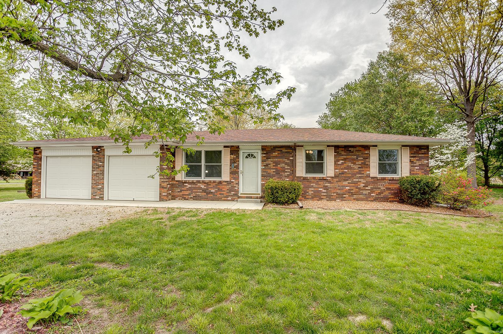 7229 Clay School Road Collinsville, IL 62234 - Photo 2 of 42