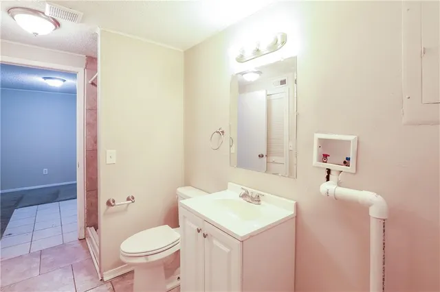 $1,755 | 17816 East Greentree Avenue, Independence, MO 64057